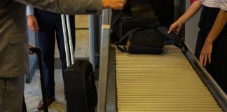 El TSXG condena a la Policía a indemnizar a un agente lesionado durante una intervención en el aeropuerto de El Prat