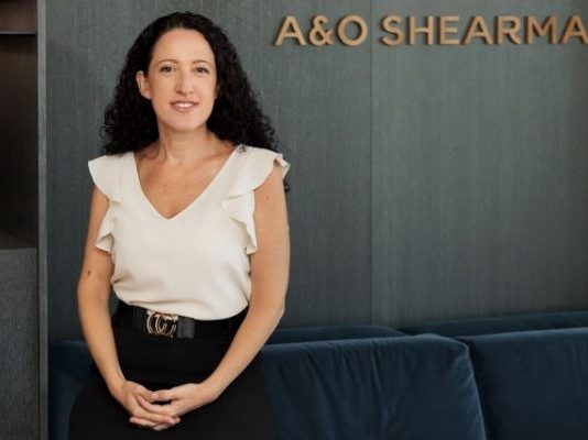 La revolución de la inteligencia artificial: una mirada femenina desde la ética, la filosofía y el derecho