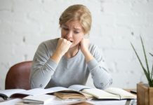 ¿Un trabajador puede solicitar la extinción indemnizada de su contrato de trabajo por sufrir una sobrecarga laboral que afecta a su salud mental?