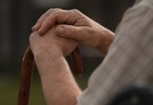 Cinco claves jurídicas para prevenir las estafas digitales en personas mayores