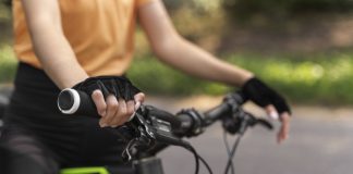 El TSJ de Asturias concede una indemnización de 73.688,8 euros a una ciclista que sufrió una caída cuando circulaba por la carretera