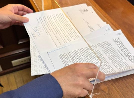 El ICAM propone al Congreso declarar inhábil el mes de agosto para presentar recursos administrativos y corregir una grave desigualdad jurídica