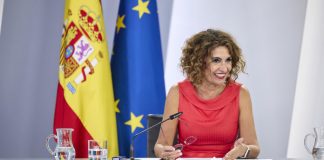 El Gobierno aprueba la quita de 83.000 millones de deuda autonómica y niega que beneficie a Catalunya: «Es falso»