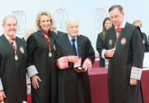 Antonio Garrigues, colegiado de honor del ICAM: «Su trayectoria ennoblece a toda una profesión»