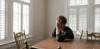 Laboralistas reclaman un control más riguroso y la gestión personalizada de las bajas médicas para frenar el absentismo laboral