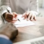 El TSJ de Murcia reconoce una indemnización a una trabajadora por el incumplimiento de una oferta laboral