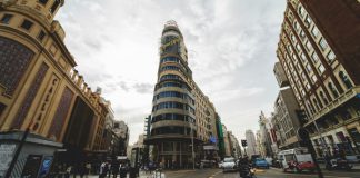 Sobre los límites de la promoción artística en el espacio público: ¿cabe sanción a Rosalía por el evento en Callao?