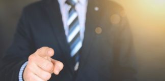 Decisiones invisibles, conflictos visibles: el arte de decidir sin escalar