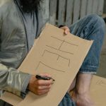 Condenan a siete años de prisión al hombre que prendió fuego a una persona sin hogar mientras dormía