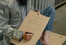 Miedo a no ser creídos, a sufrir discriminación múltiple y desconocimiento: la fiscal María Jesús Raimundo advierte de la «infradenuncia» por delitos de odio a la pobreza