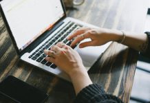 Google sigue liderando en 2025 la búsqueda de abogados, pero ChatGPT gana terreno