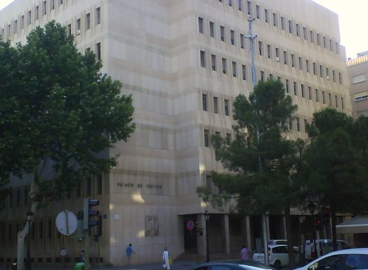 La presidenta del TSJ de Castilla-La Mancha reclama que los juzgados cuenten con grupos de acompañamiento para las víctimas de violencia machista