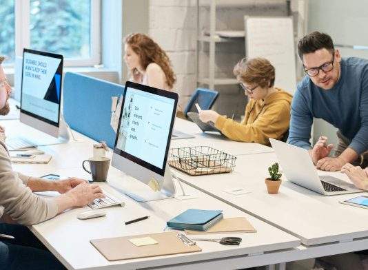 El Gobierno aprueba hoy el anteproyecto del Estatuto del Becario: menos prácticas extracurriculares y más compensación de gastos para los estudiantes