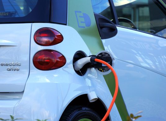 Retos e incertidumbres de la industria automovilística europea: vehículos autónomos y eléctricos