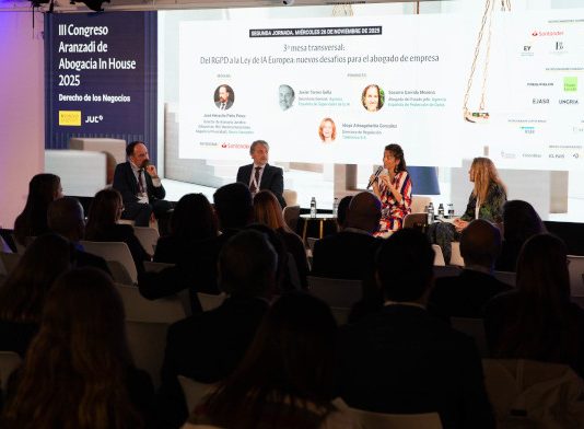 Abogacía ‘in house’ frente al espejo: tirar de bufetes ‘outsiders’ para no naufragar en el océano normativo