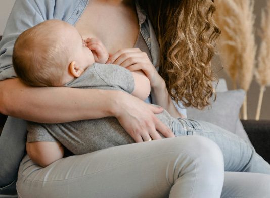 El CGPJ corrige al TSJ de Cataluña y reconoce a una magistrada la licencia por riesgo durante la lactancia natural