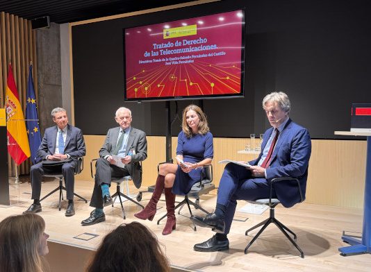 El Ministerio de Transformación Digital y de la Función Pública acoge la presentación del ‘Tratado de Derecho de las Telecomunicaciones’