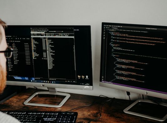 FACUA denuncia una web que vende productos del grupo fascista Núcleo Nacional por vulnerar la ley de comercio electrónico