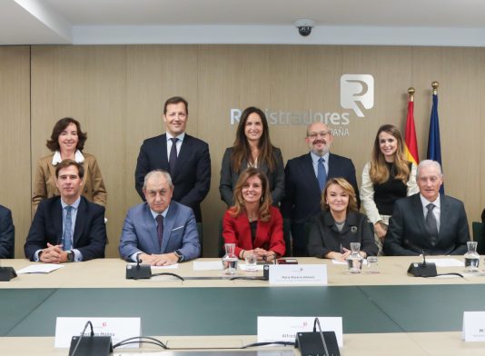 Los registradores nombran nueva decana a María Rosario Jiménez Rubio tras el relevo de Emilia Adán García