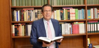 El magistrado Enrique Arnaldo señala la «tolerancia mutua» y el «autocontrol institucional» como claves democráticas