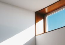 Luces, vistas y vuelo: los límites del derecho de propiedad entre vecino