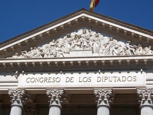 El Congreso convalida el Real Decreto-ley que prorroga las bonificaciones al transporte público y crea el Abono Único