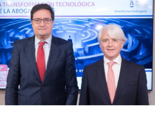 Abogacía presenta el Libro Blanco sobre el uso de la IA en la profesión: el 60% de los profesionales ya utiliza aplicaciones con inteligencia artificial