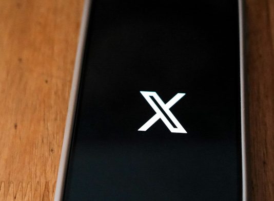 Juventud e Infancia pide a Fiscalía que investigue a la IA de ‘X’ por un presunto delito de pornografía infantil