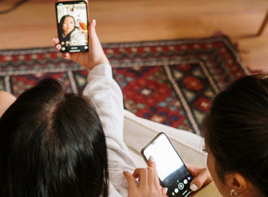 La ministra de Juventud e Infancia prevé que la ley de entornos digitales seguros se apruebe en los próximos meses y refuerce el control sobre el uso de pantallas en menores