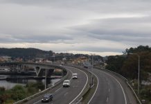 La Audiencia de A Coruña condena a Audasa a pagar parte de los peajes abonados durante las obras de ampliación del puente de Rande