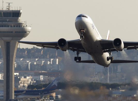 El ICAM recuerda los derechos de los pasajeros ante cancelaciones y escalas forzosas vinculadas al conflicto en Irán