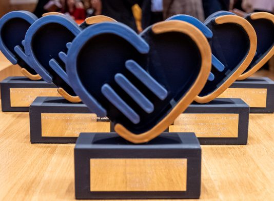 Fundación Aequitas y Fundación Notariado convocan la V Edición de los Premios Cerca de los que están cerca