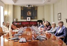 La presidenta del TS y del CGPJ recibe a una delegación del Comité Internacional contra la Pena de Muerte