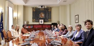 La presidenta del TS y del CGPJ recibe a una delegación del Comité Internacional contra la Pena de Muerte