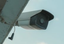 Un usuario, una contraseña, once personas: la sanción de 400.000 euros que pone en jaque la seguridad de los sistemas de videovigilancia