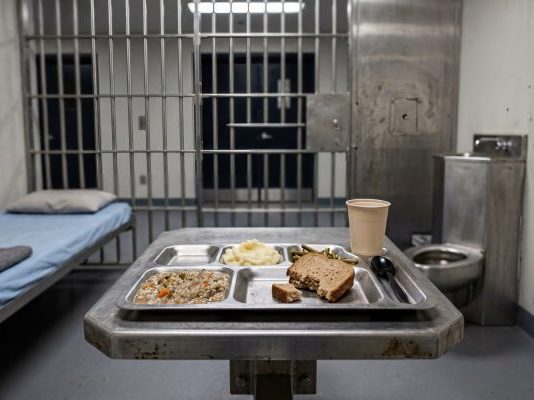 Una aproximación a la seguridad alimentaria y nutrición, en los centros penitenciarios y centros de inserción social