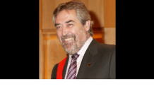 El ICAM concede la medalla de la encomienda de la hermandad al exministro de Justicia e Interior Juan Alberto Belloch, impulsor de la primera Ley de Justicia gratuita en españa de la que se cumplen 30 años