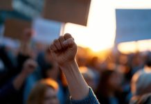 Cese inmediato de cientos de trabajadores