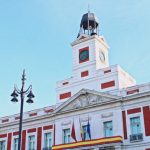 El Gobierno de Ayuso presenta alegaciones al TC para que levante la suspensión de la acusación popular