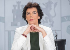 La ministra de Educación y Formación Profesional y portavoz del Gobierno en funciones, Isabel Celaá, durante su intervención en la rueda de prensa posterior al Consejo de Ministros La ministra de Educación y Formación Profesional y portavoz del Gobierno en funciones, Isabel Celaá, durante su intervención en la rueda de prensa posterior al Consejo de Ministros
