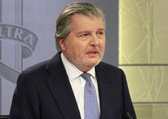 El ministro de Educación, Cultura y Deporte y portavoz del Gobierno, Íñigo Méndez de Vigo, durante la rueda de prensa posterior al Consejo de Ministros. El ministro de Educación, Cultura y Deporte y portavoz del Gobierno, Íñigo Méndez de Vigo, durante la rueda de prensa posterior al Consejo de Ministros.