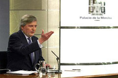 Aprobada la segunda instancia penal, que permitirá desde el 1 de junio recurrir sentencias de primera instancia de las AP y de la AN El ministro de Educación, Cultura y Deporte y portavoz del Gobierno, Íñigo Méndez de Vigo, durante la rueda de prensa posterior al Consejo de Ministros.
