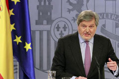Los bancos deberán informar de los riesgos de los contratos de Crédito Inmobiliario El ministro de Educación, Cultura y Deporte y portavoz del Gobierno, Íñigo Méndez de Vigo, durante la rueda de prensa posterior al Consejo de Ministros.