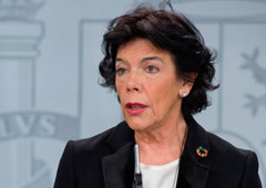 La ministra de Educación y Formación Profesional y Portavoz del Gobierno, Isabel Celaá, durante su intervención en la rueda de prensa posterior al Consejo de Ministros. La ministra de Educación y Formación Profesional y Portavoz del Gobierno, Isabel Celaá, durante su intervención en la rueda de prensa posterior al Consejo de Ministros.