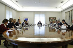 El Ejecutivo activa el art.155 de la Constitución para evitar que “que se ignore, viole y cambie la ley” El presidente del Gobierno, Mariano Rajoy, preside en La Moncloa la reunión extraordinaria del Consejo de Ministros.