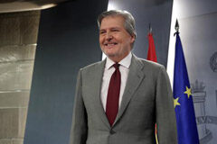 Un Real Decreto redistribuye y reordena la secretaría y subsecretaría de Justicia El ministro de Educación, Cultura y Deporte y portavoz del Gobierno, Íñigo Méndez de Vigo, al inicio de la rueda de prensa posterior al Consejo de Ministros.