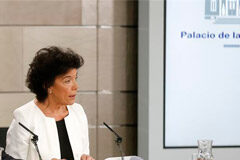 El Gobierno eleva primero al Consejo de Estado la consulta sobre la reforma constitucional de limitación de los aforamientos La ministra de Educación y Formación Profesional y portavoz del Gobierno, Isabel Celaá, durante su intervención en la conferencia de prensa posterior al Consejo de Ministros.