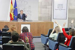 El Gobierno reforma la legislación de Educación para reducir la tasa de interinos al 8% en tres años El ministro de Educación, Cultura y Deporte y portavoz del Gobierno, Íñigo Méndez de Vigo, durante la rueda de prensa posterior al Consejo de Ministros.