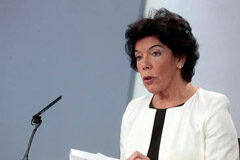 El Gobierno traspone tres directivas en materia de seguridad financiera La ministra de Educación y Formación Profesional y portavoz del Gobierno, Isabel Celaá, durante la rueda de prensa posterior al Consejo de Ministros.