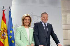 El Gobierno estructura la Oficina Independiente de Regulación y Supervisión de la Contratación Pública El ministro de Educación, Cultura y Deporte y portavoz del Gobierno, Íñigo Méndez de Vigo, y la ministra de Empleo y Seguridad Social, Fátima Báñez, a su llegada a la rueda de prensa posterior al Consejo de Ministros.